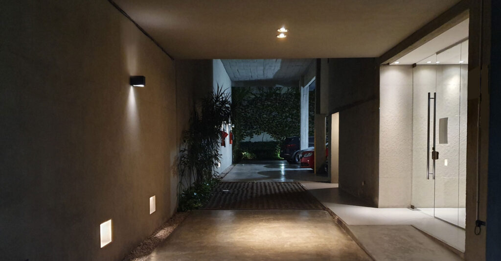 Slider-Rojas-nocturna-Diego-Wofson